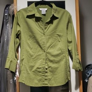 Green stretch button down blouse